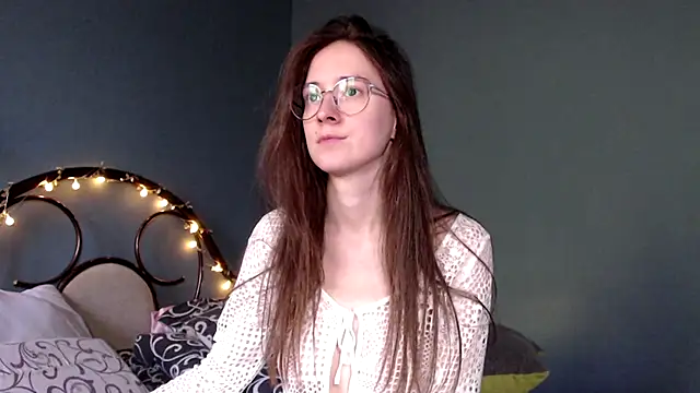 Snapshot of wow__kelly chatting on 09.16.25 wow kelly online show from 09.16.25