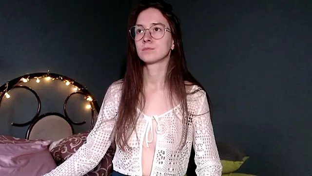 Snapshot of wow__kelly chatting on 10.05.25 wow kelly online show from 10.05.25