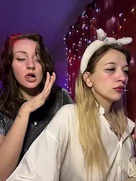 Snapshot of Dooubletroublee chatting on 01.26.25 Dooubletroublee online show from 01.26.25