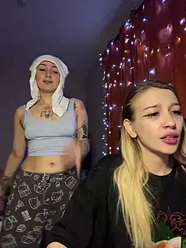 Snapshot of Dooubletroublee chatting on 02.02.25 Dooubletroublee online show from 02.02.25