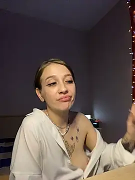 Snapshot of Dooubletroublee chatting on 02.23.25 Dooubletroublee online show from 02.23.25