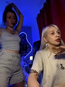 Snapshot of Dooubletroublee chatting on 10.05.25 Dooubletroublee online show from 10.05.25