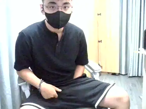 Snapshot of xboyvn9 chatting on 10.05.25 xboyvn9 online show from 10.05.25