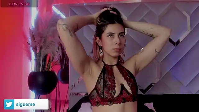 Sara Foxx1 online show from 11.16.25