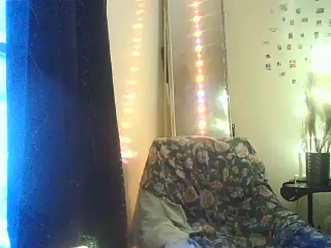 Snapshot of DaddyQuimHot chatting on 02.11.25 DaddyQuimHot online show from 02.11.25