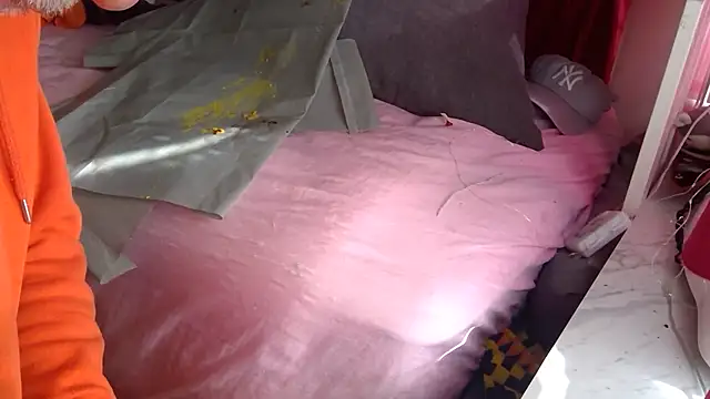 Snapshot of DaddyQuimHot chatting on 09.19.25 DaddyQuimHot online show from 09.19.25