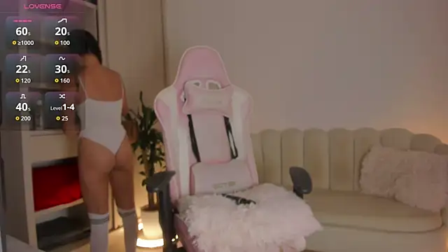 LittleSofia  online show from 10.18.25