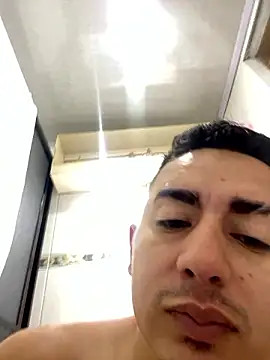 Snapshot of DanielGomez9 chatting on 12.08.24 DanielGomez9 online show from 12.08.24