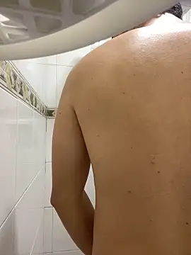 Snapshot of DanielGomez9 chatting on 12.26.24 DanielGomez9 online show from 12.26.24