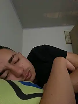 Snapshot of DanielGomez9 chatting on 12.29.24 DanielGomez9 online show from 12.29.24