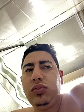 Snapshot of DanielGomez9 chatting on 02.18.25 DanielGomez9 online show from 02.18.25