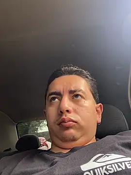 Snapshot of DanielGomez9 chatting on 03.04.25 DanielGomez9 online show from 03.04.25