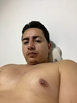 Snapshot of DanielGomez9 chatting on 03.11.25 DanielGomez9 online show from 03.11.25