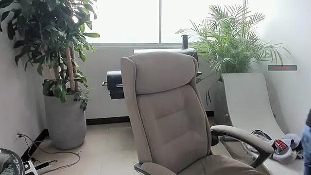 Snapshot of DanielGomez9 chatting on 03.17.25 DanielGomez9 online show from 03.17.25