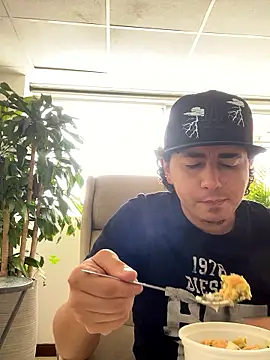 Snapshot of DanielGomez9 chatting on 09.23.25 DanielGomez9 online show from 09.23.25