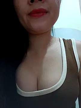 Snapshot of Lyly_sexy2k chatting on 03.22.25 Lyly sexy2k online show from 03.22.25