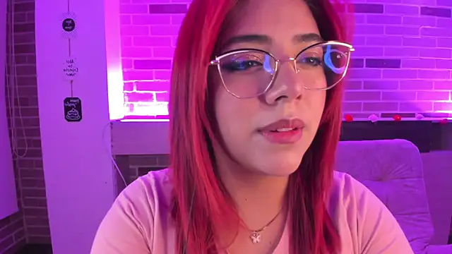 Snapshot of Rousse_Collinss chatting on 02.05.25 Rousse Collinss online show from 02.05.25