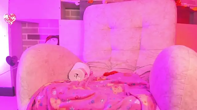 Snapshot of Rousse_Collinss chatting on 02.14.25 Rousse Collinss online show from 02.14.25