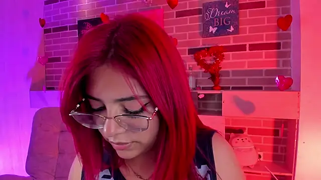 Snapshot of Rousse_Collinss chatting on 02.25.25 Rousse Collinss online show from 02.25.25