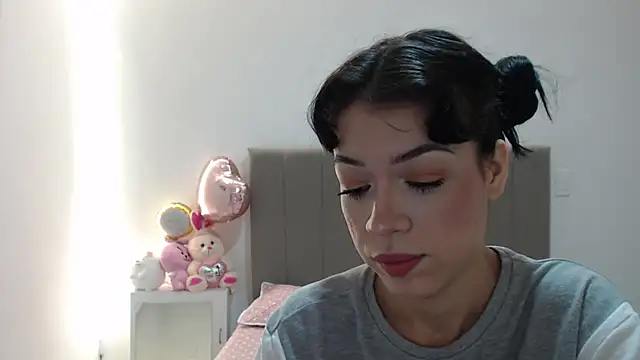 Snapshot of Caribbean_beauty_ chatting on 10.19.25 Caribbean beauty  online show from 10.19.25