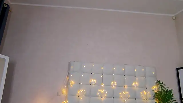 Snapshot of NicoleRosss chatting on 01.19.25 NicoleRosss online show from 01.19.25