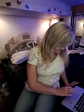 Snapshot of annika_lately chatting on 02.28.25 annika lately online show from 02.28.25