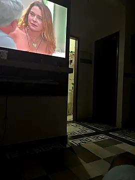 Snapshot of isaackaua chatting on 10.10.25 isaackaua online show from 10.10.25