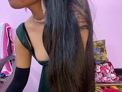 Snapshot of roshni-5 chatting on 12.20.24 roshni-5 online show from 12.20.24