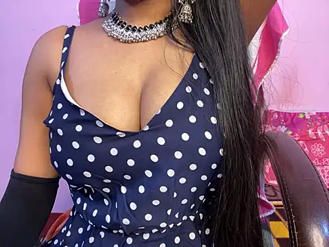 Snapshot of roshni-5 chatting on 02.11.25 roshni-5 online show from 02.11.25