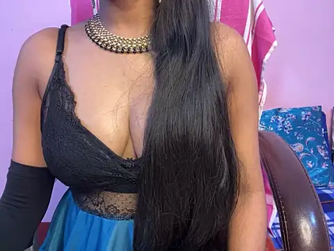 Snapshot of roshni-5 chatting on 03.10.25 roshni-5 online show from 03.10.25