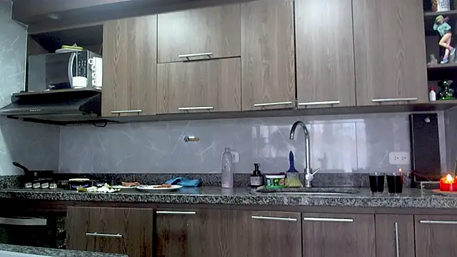 Snapshot of adan_eva960 chatting on 02.25.25 adan eva960 online show from 02.25.25