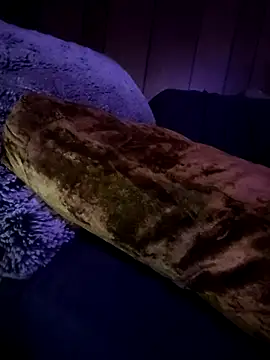 Snapshot of GinAnnTonic chatting on 03.21.25 GinAnnTonic online show from 03.21.25