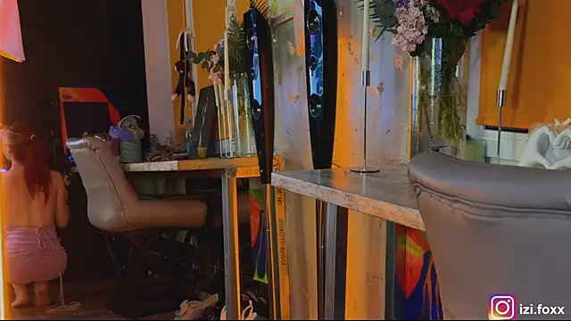 izi-fox online show from 11.22.25