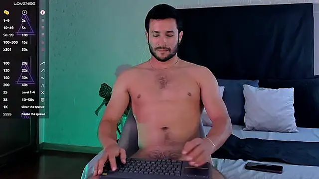 Snapshot of Valentinoford chatting on 12.10.24 Valentinoford online show from 12.10.24