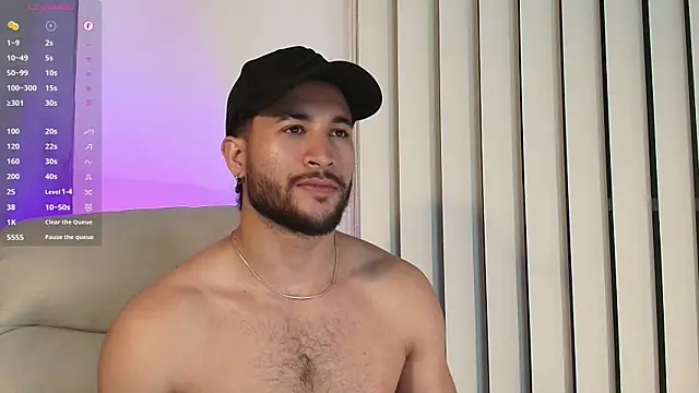 Snapshot of Valentinoford chatting on 02.13.25 Valentinoford online show from 02.13.25