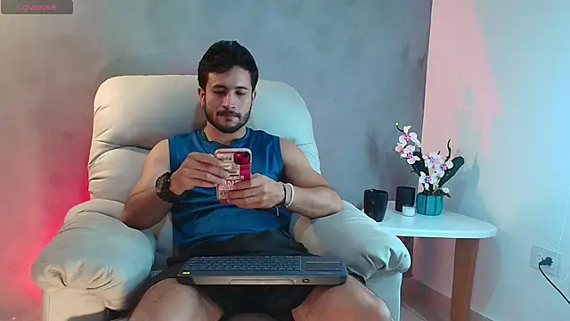 Snapshot of Valentinoford chatting on 03.04.25 Valentinoford online show from 03.04.25