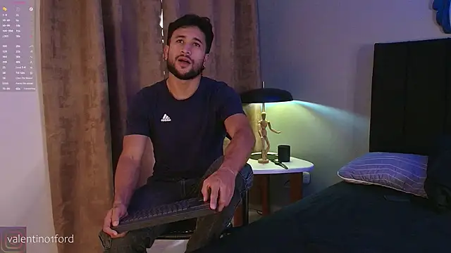 Snapshot of Valentinoford chatting on 09.23.25 Valentinoford online show from 09.23.25