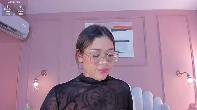 Snapshot of mara_brooks chatting on 03.12.25 mara brooks online show from 03.12.25