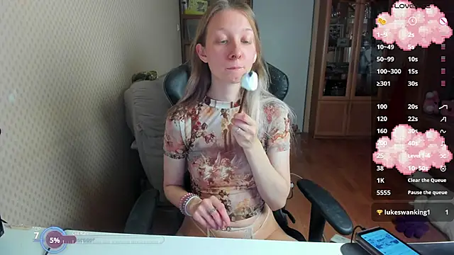 Snapshot of cutieMila chatting on 10.17.25 cutieMila online show from 10.17.25