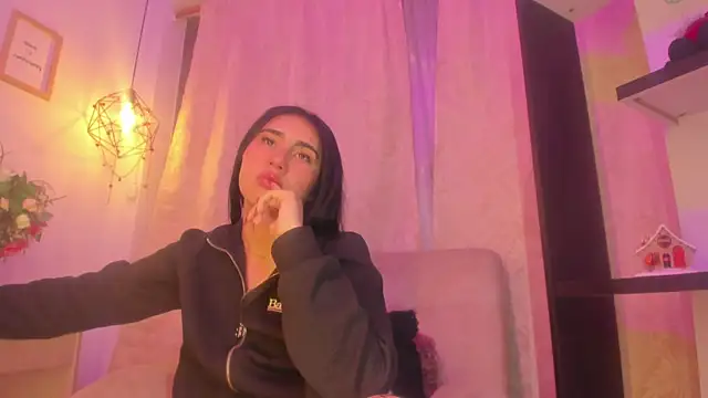 Chanttall  online show from 12.04.24