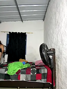 Snapshot of Sofia_Queen17 chatting on 10.10.25 Sofia Queen17 online show from 10.10.25