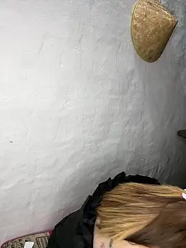 Snapshot of Sofia_Queen17 chatting on 10.10.25 Sofia Queen17 online show from 10.10.25