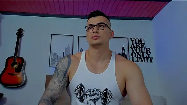 Snapshot of seancarreraa chatting on 12.31.24 seancarreraa online show from 12.31.24