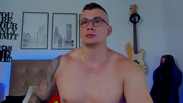 Snapshot of seancarreraa chatting on 09.18.25 seancarreraa online show from 09.18.25