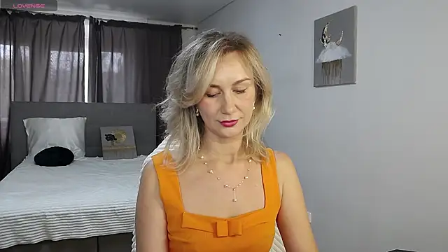 Vanessa Nowak online show from 10.07.25