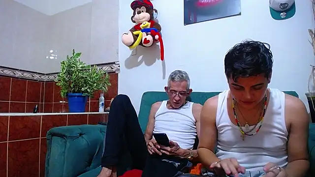 Snapshot of Leon_hot_X chatting on 02.18.25 Leon hot X online show from 02.18.25