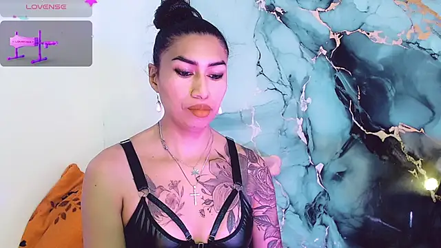 khiara moretti online show from 11.26.25