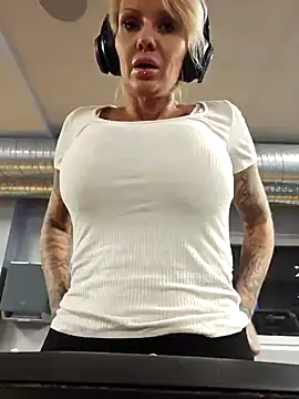 Snapshot of Ninasweden chatting on 01.30.25 Ninasweden online show from 01.30.25