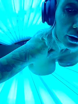 Snapshot of Ninasweden chatting on 03.15.25 Ninasweden online show from 03.15.25