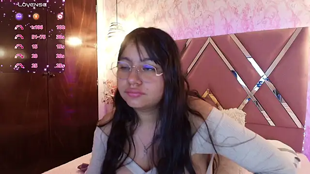 Snapshot of Miaa_Smiith1 chatting on 02.15.25 Miaa Smiith1 online show from 02.15.25